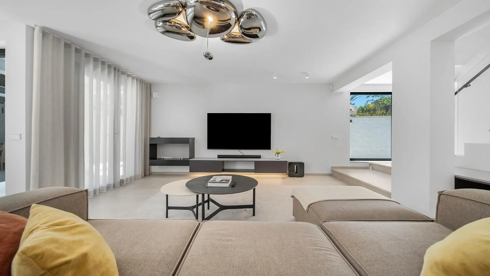 Villa Rio Verde Beachfront Marbella