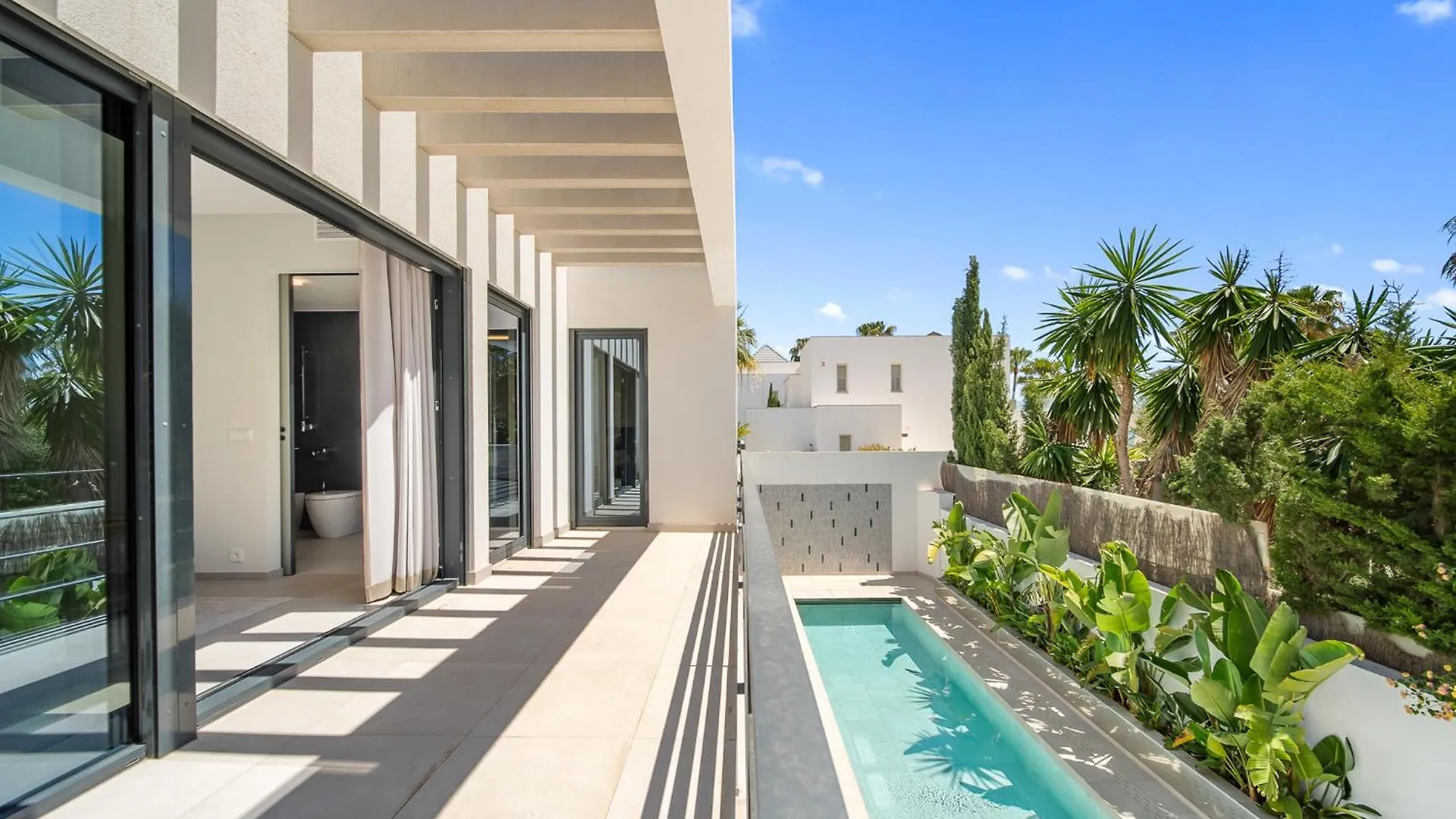 Villa Rio Verde Beachfront Marbella