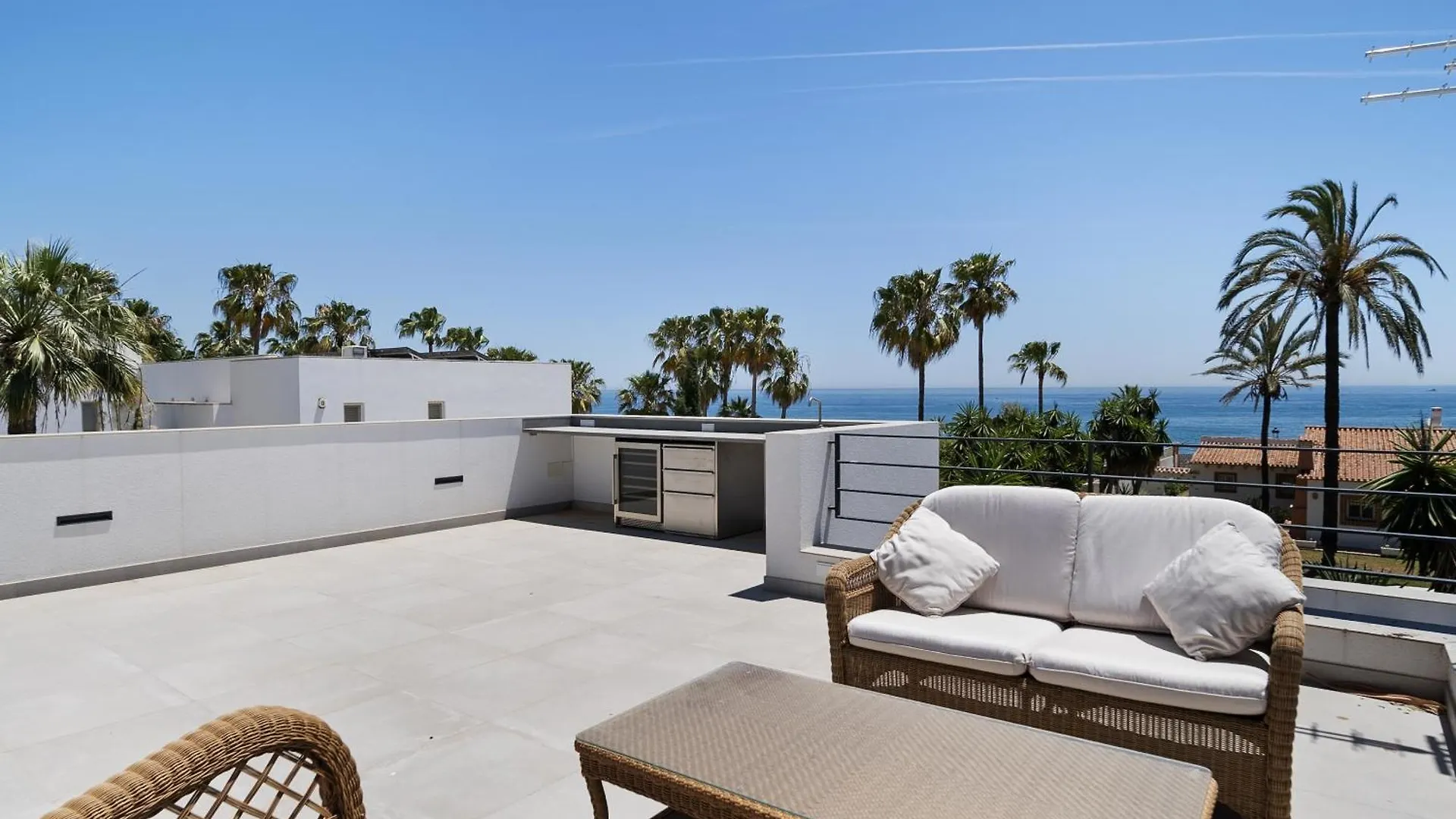 Villa Rio Verde Beachfront Marbella 0*,