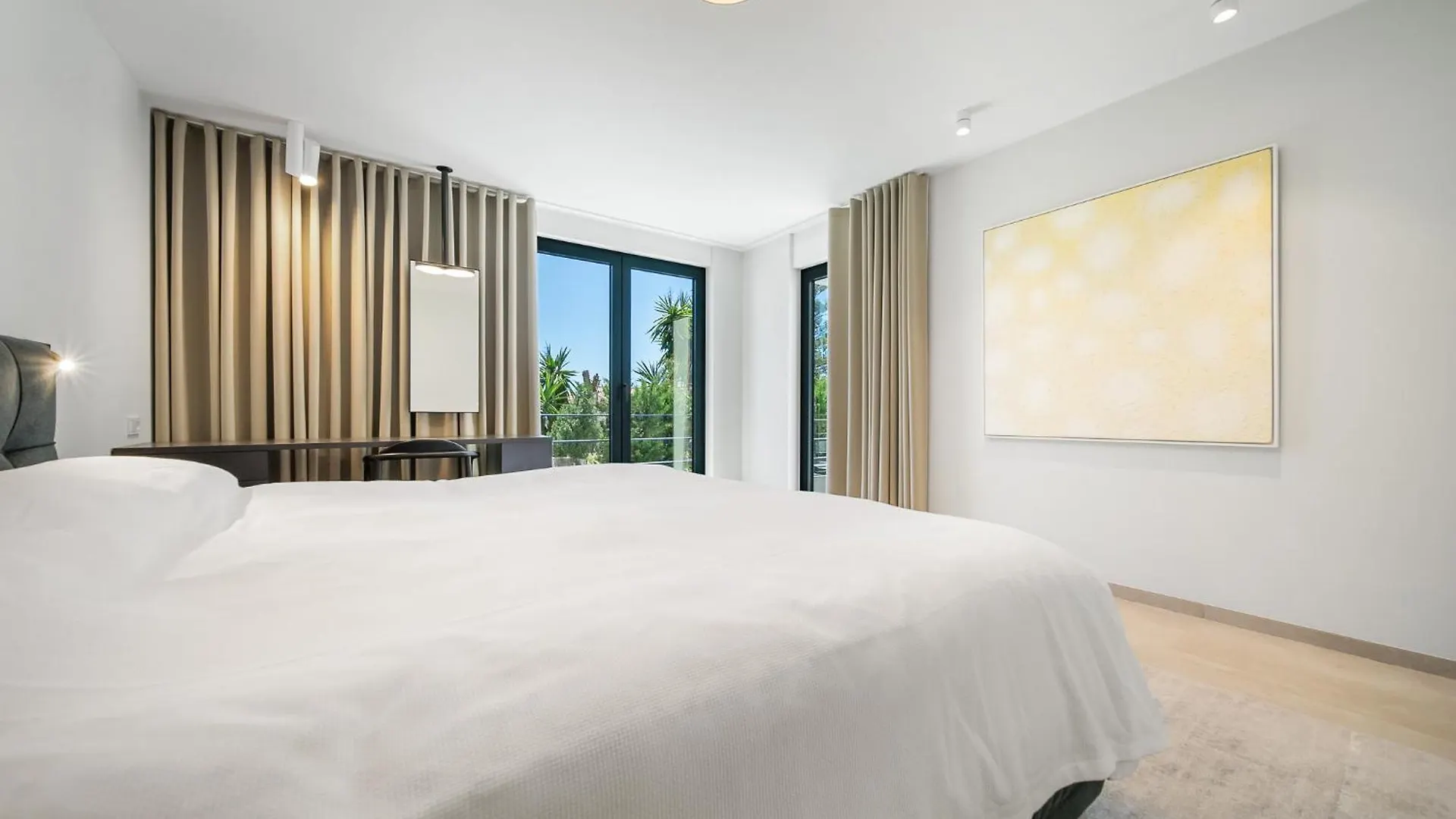 Villa Rio Verde Beachfront Marbella