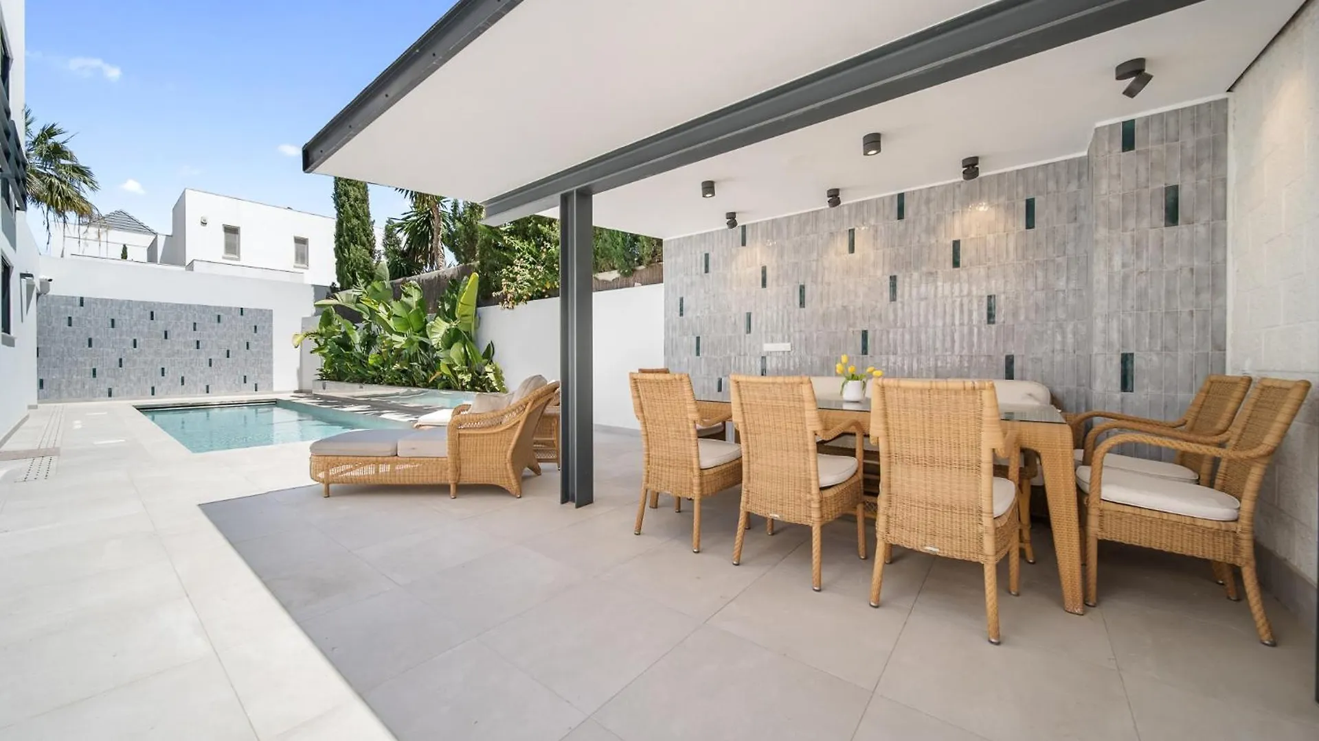 Villa Rio Verde Beachfront Marbella