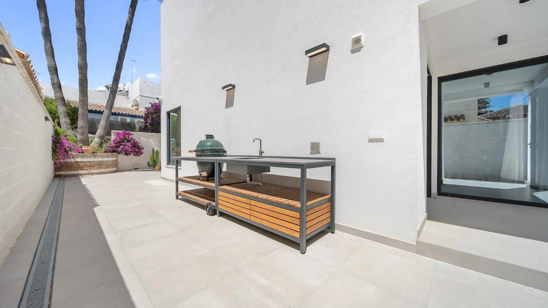 Villa Rio Verde Beachfront Marbella