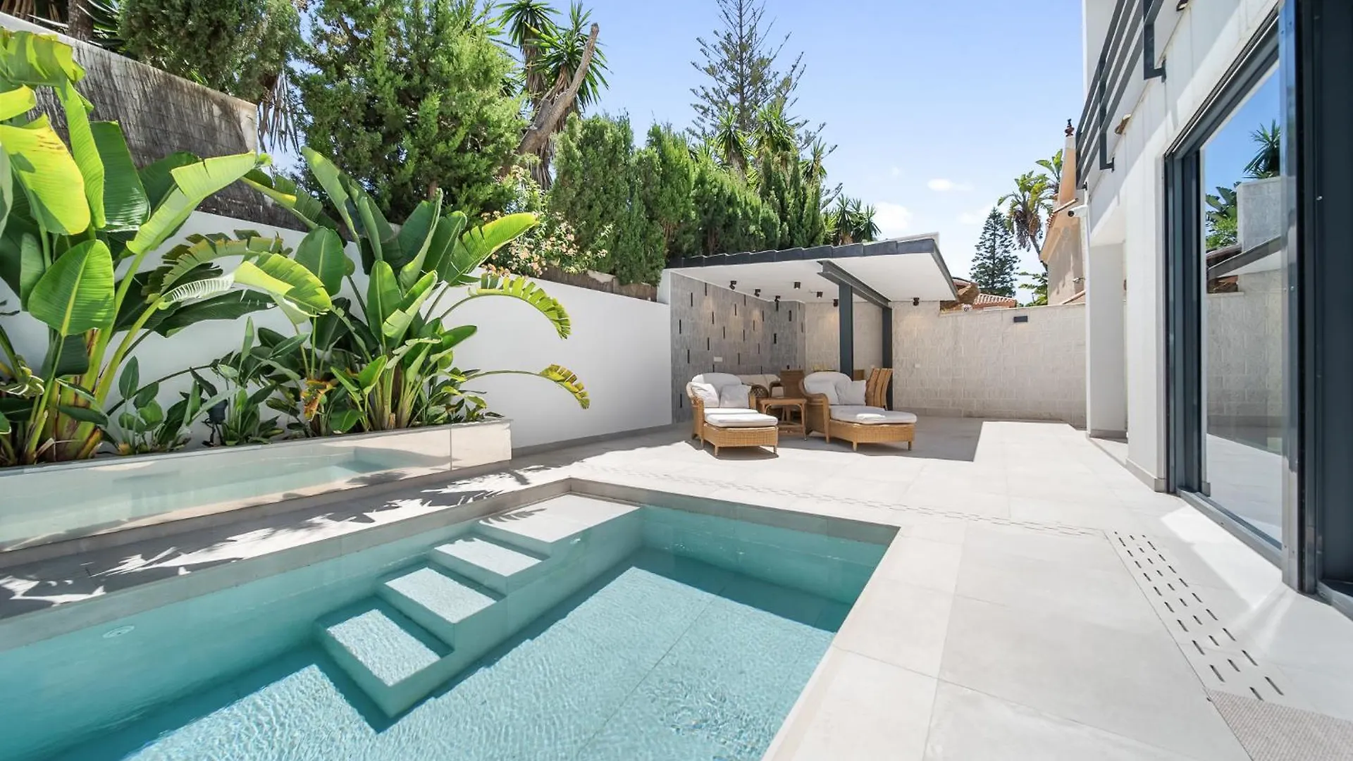 Villa Rio Verde Beachfront Marbella