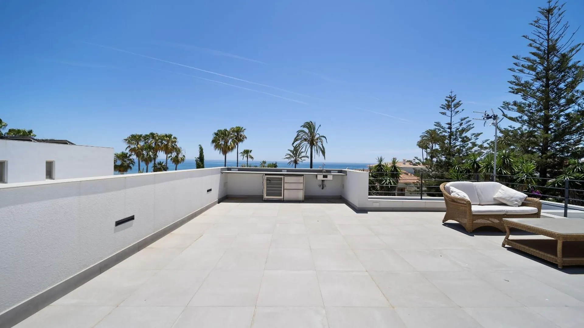 Villa Rio Verde Beachfront Marbella